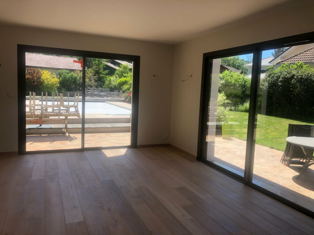 Pose de porte fenêtre à Bons-en-Chablais