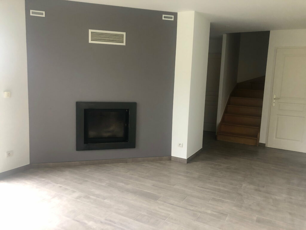 Rénovation intérieure à Bons-en-Chablais - image de la salle rénovée