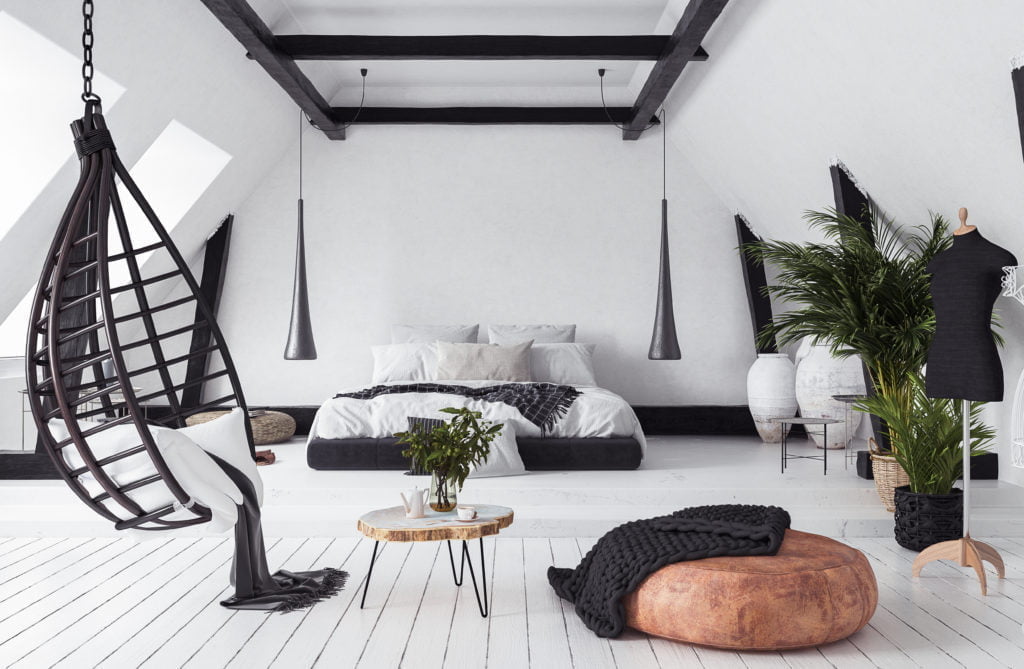 Intérieur lumineux avec des murs blancs à Bons-en-Chablais