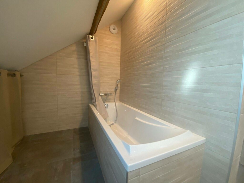Rénovation du 2e appartement de la bâtisse à Bons-en-chablais