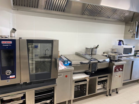 Carrelage sol cuisine pro – rénovation local professionnel à Bons-en-Chablais