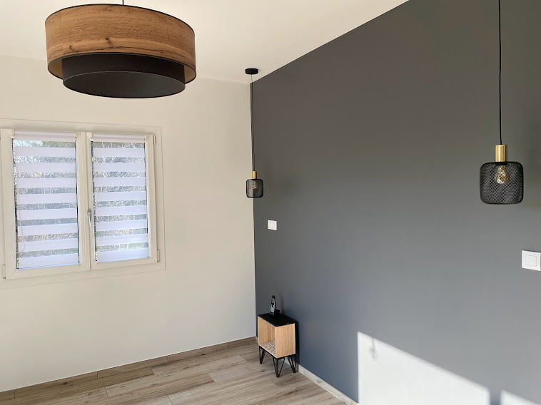 chambre mur gris luminaire design