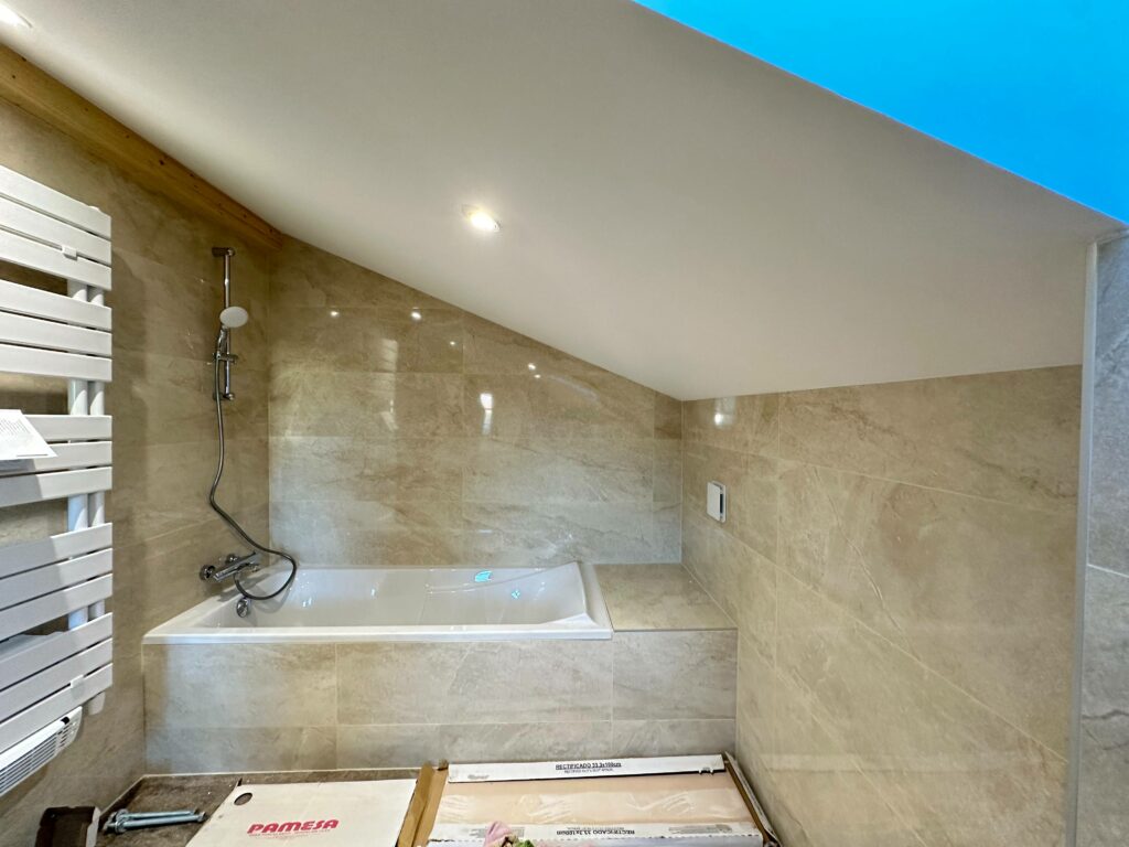 Salle de bains après