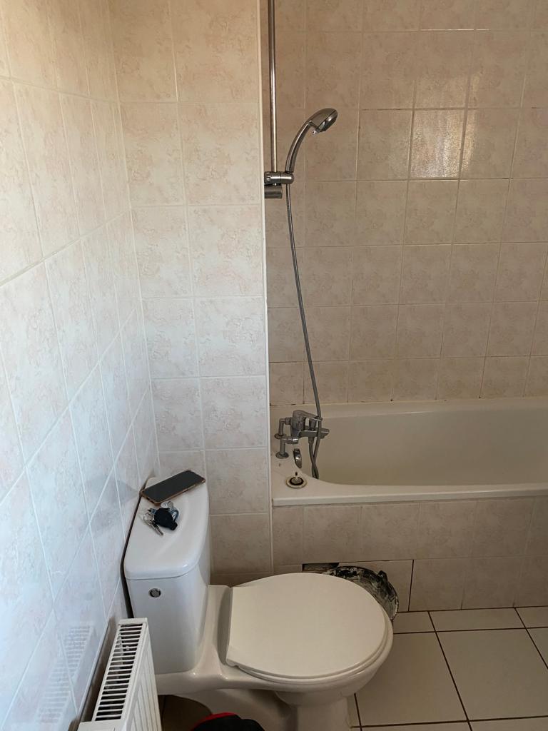 Salle de bains avant Douvaine