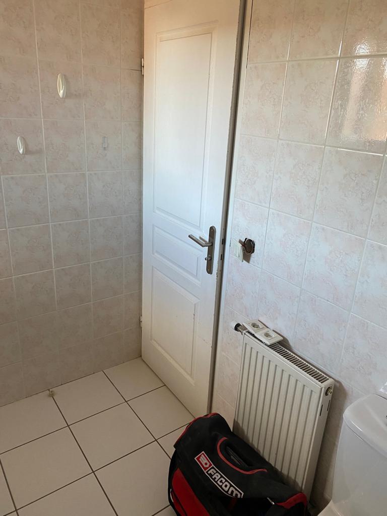 Salle de bains avant Douvaine