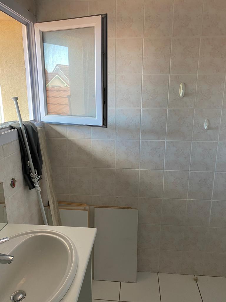 Salle de bains avant Douvaine