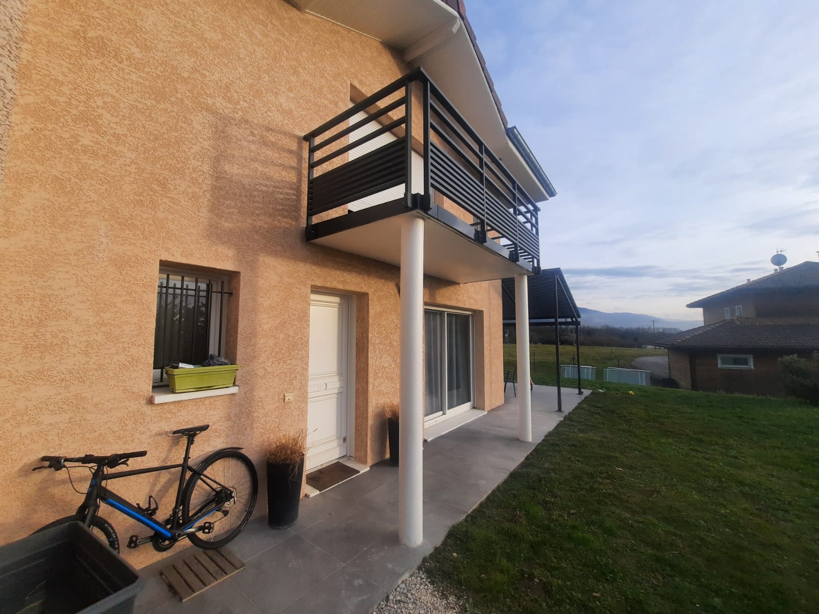 Balcon après rénovation à Bons-en-Chablais