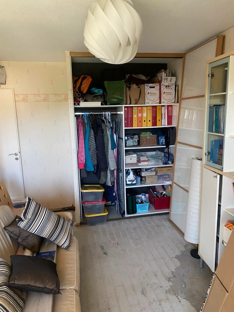 Chambre avant la rénovation à Annemasse