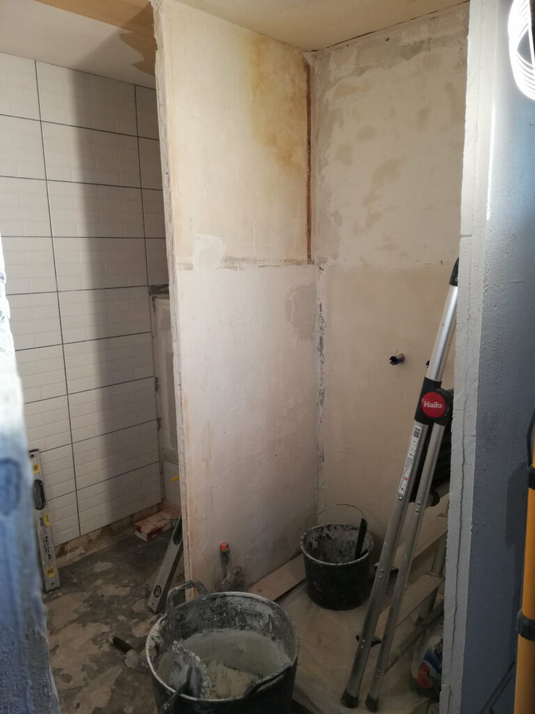 Détails de la douche dans la salle de bains à Bons-en-Chablais