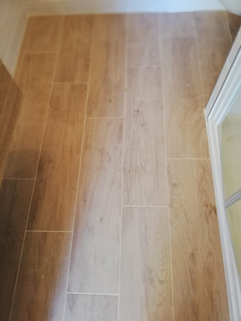 Détail de la vasque dans la salle de bains à Bons-en-Chablais