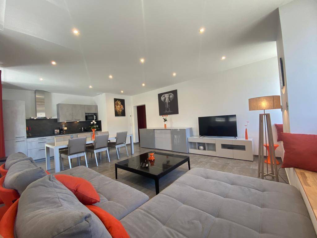 Détails en bois dans un appartement rénové à Bons-en-Chablais