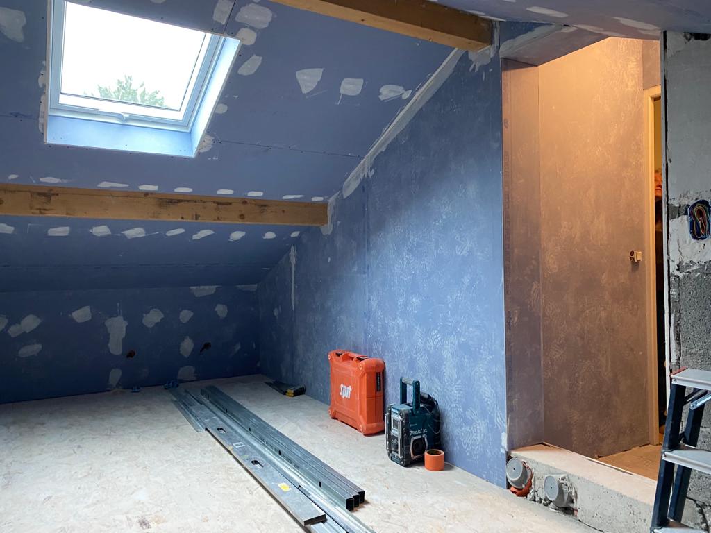 installation de placo dans une chambre à Bons-en-Chablais