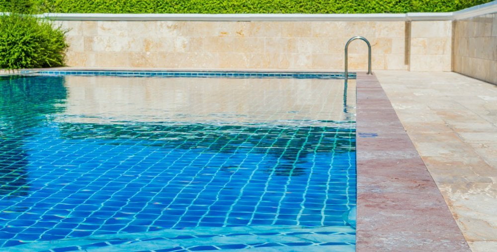 Carrelage de piscine à Thonon-les-Bains en 2025