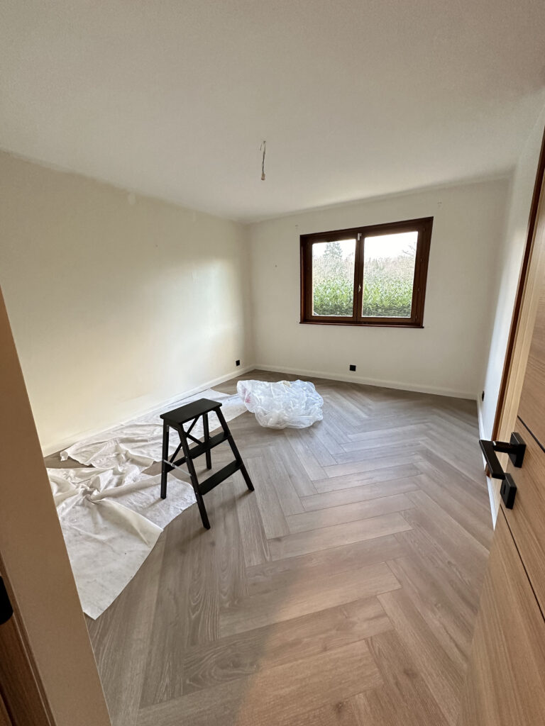 chambre après la rénovation à Ballaison