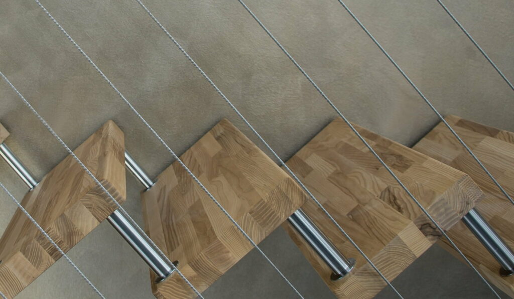 Escalier en bois et métal pour combles à Bons-en-Chablais