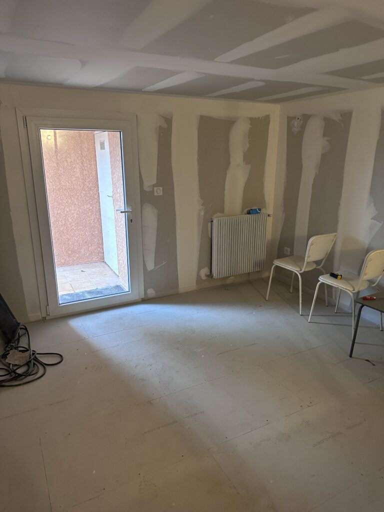 Rénovation d'un sous-sol à Douvaine - espace bureau