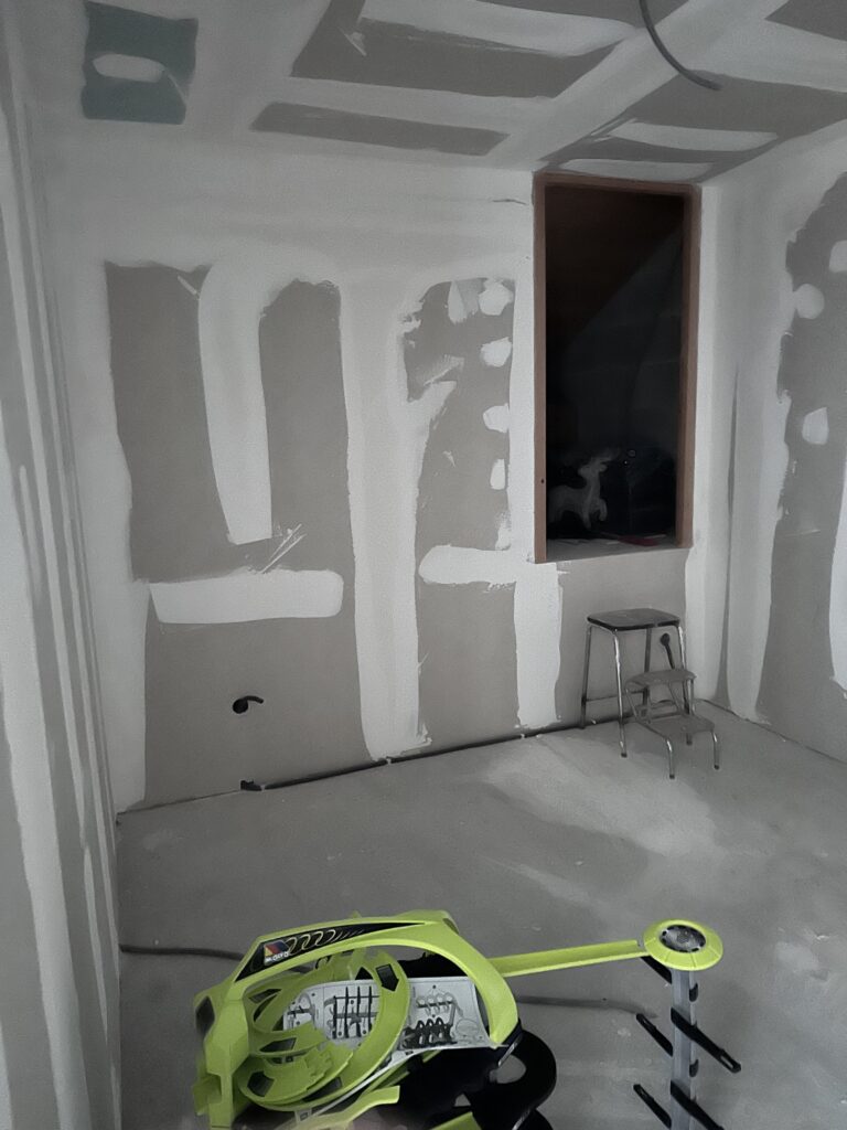 Salle de bain rénovée à Bons-en-Chablais avec équipements modernes
