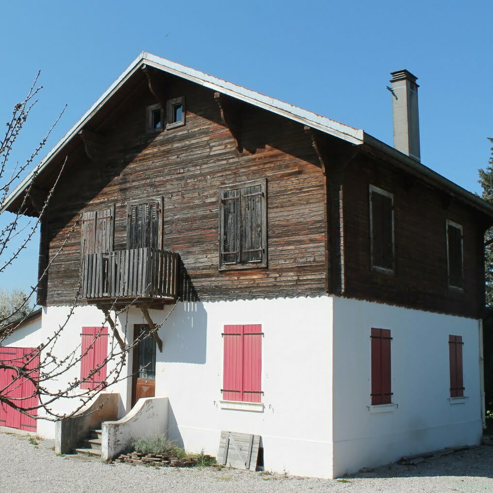 Avant l'isolation de toiture en fibre de bois à Publier