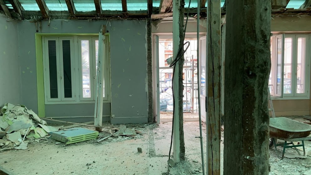 Local commercial avant rénovation à Bons-en-Chablais