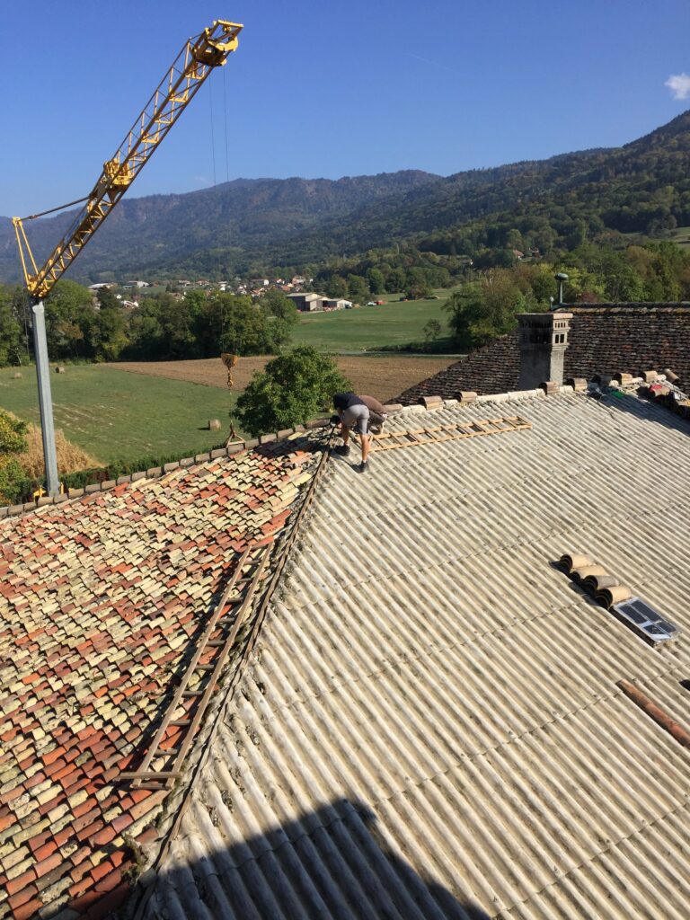 Travaux de toiture en cours au Château Saint Michel à Brenthonne